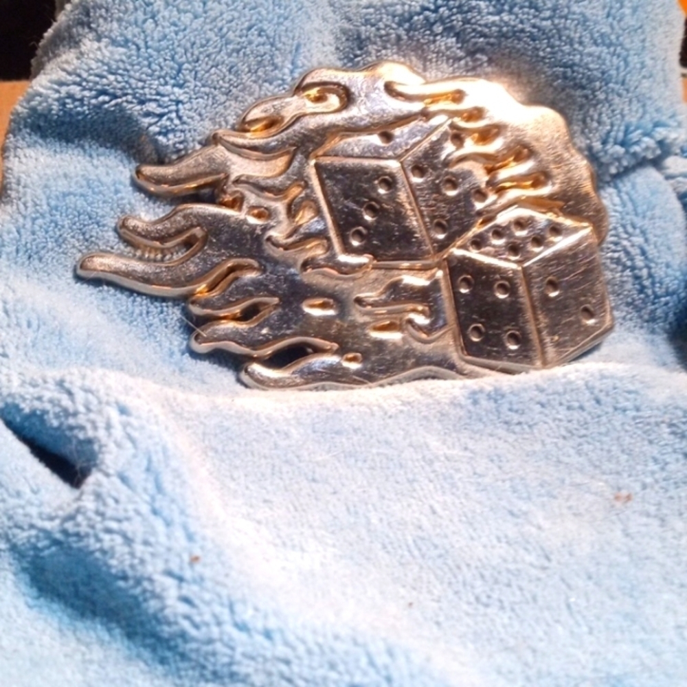 SILVERTONE BELT BUCKLE DICE W/ FLAMES